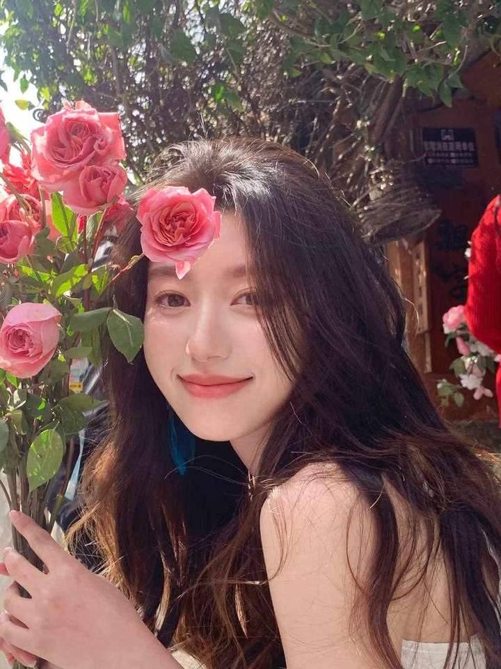 Mia K., Malay-speaking Singapore companion in Geylang